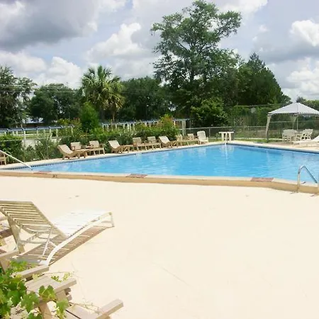 Deerwood Inn & Madison Campground 